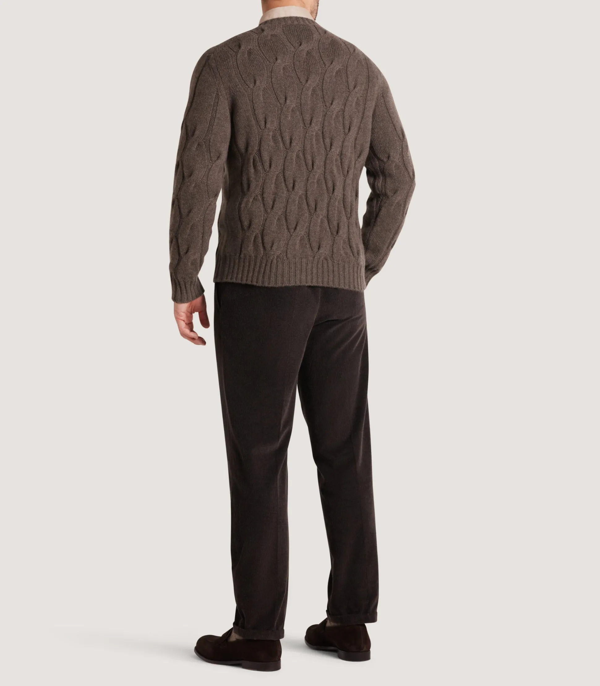 Men's Cashmere Loch Cable Crew Neck Sweater In Dark Taupe