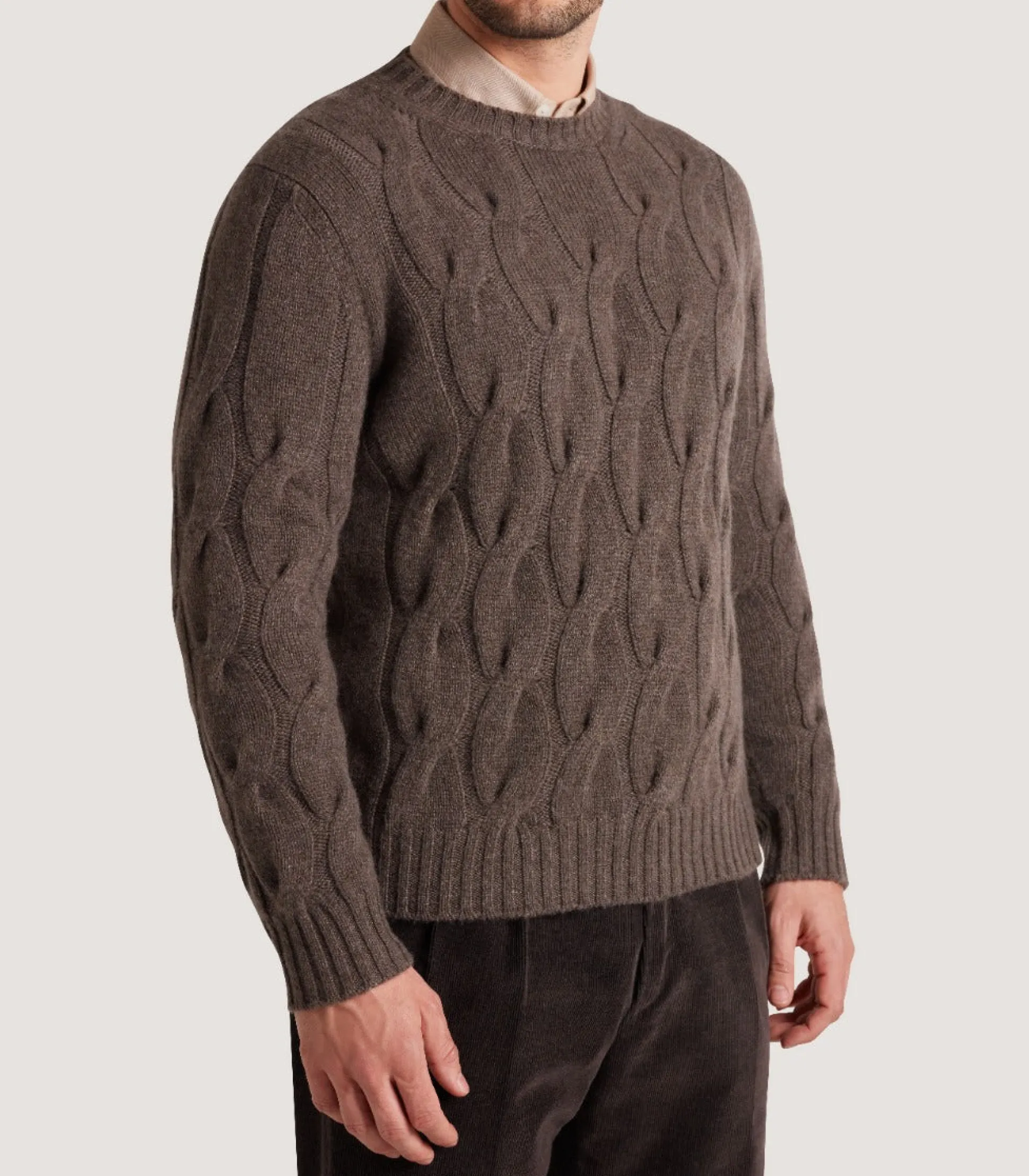 Men's Cashmere Loch Cable Crew Neck Sweater In Dark Taupe