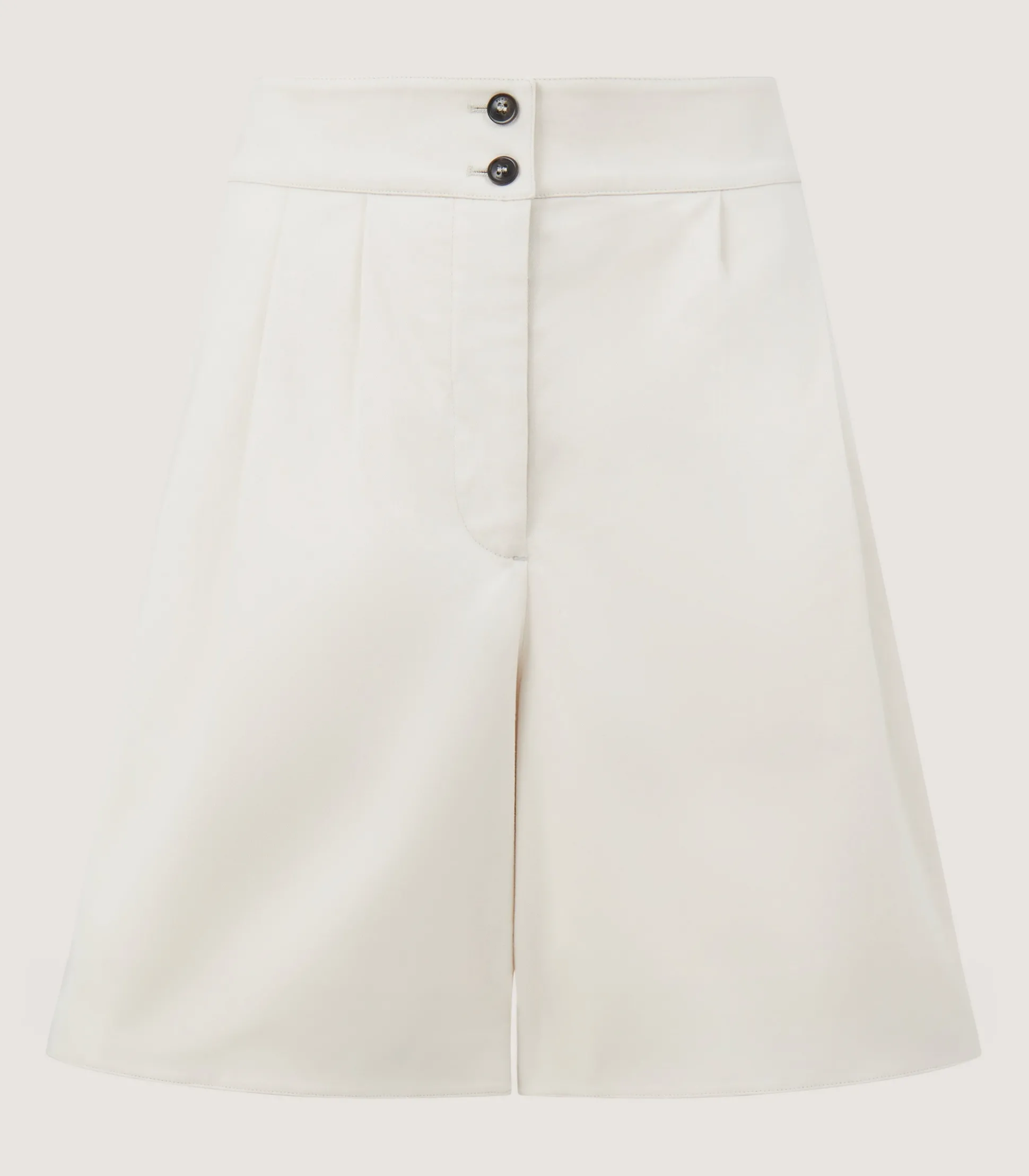 Double Pleat Shorts In Ivory