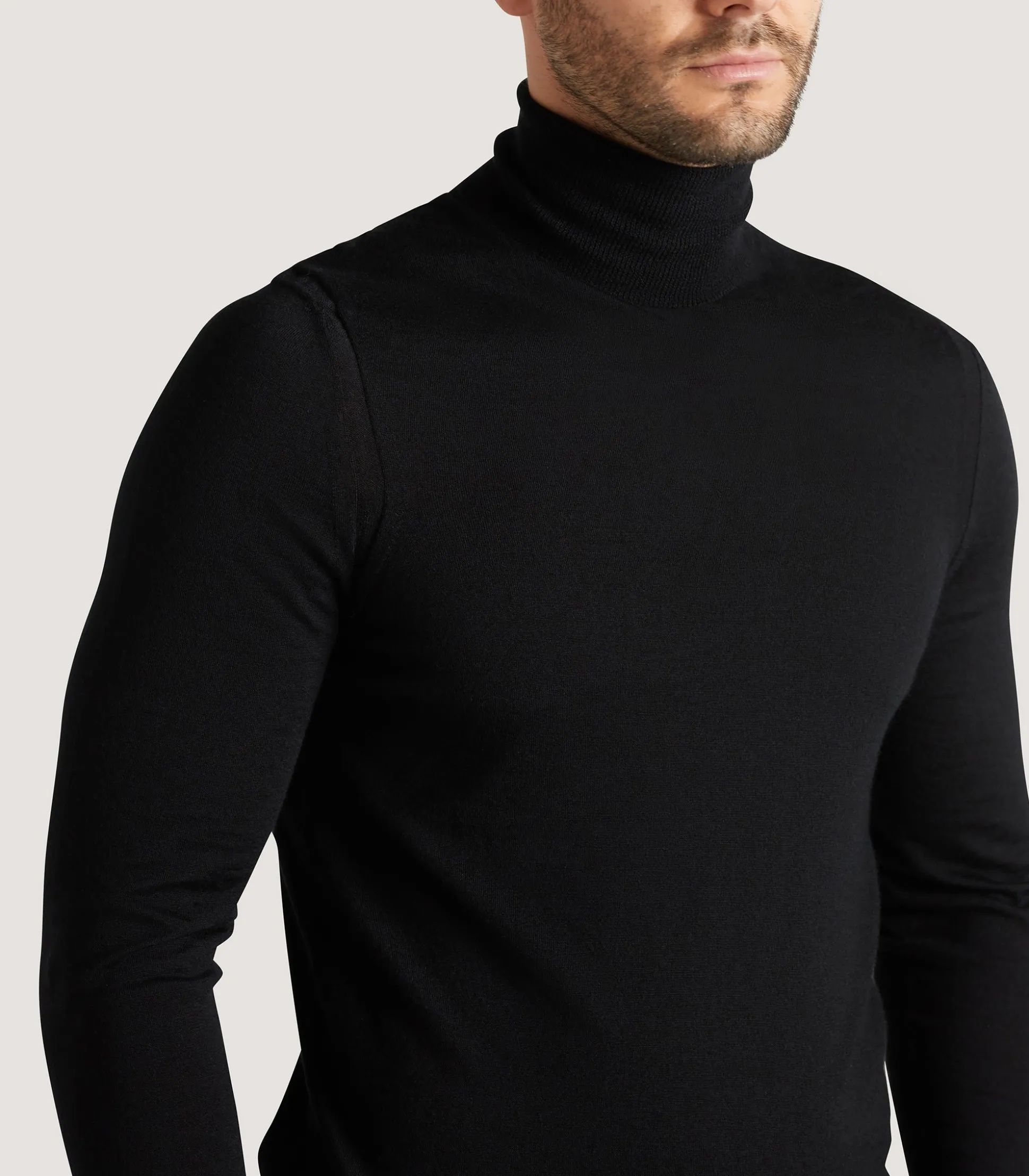 Men's Extra Fine Worsted Cashmere Seamless Turtleneck In Black