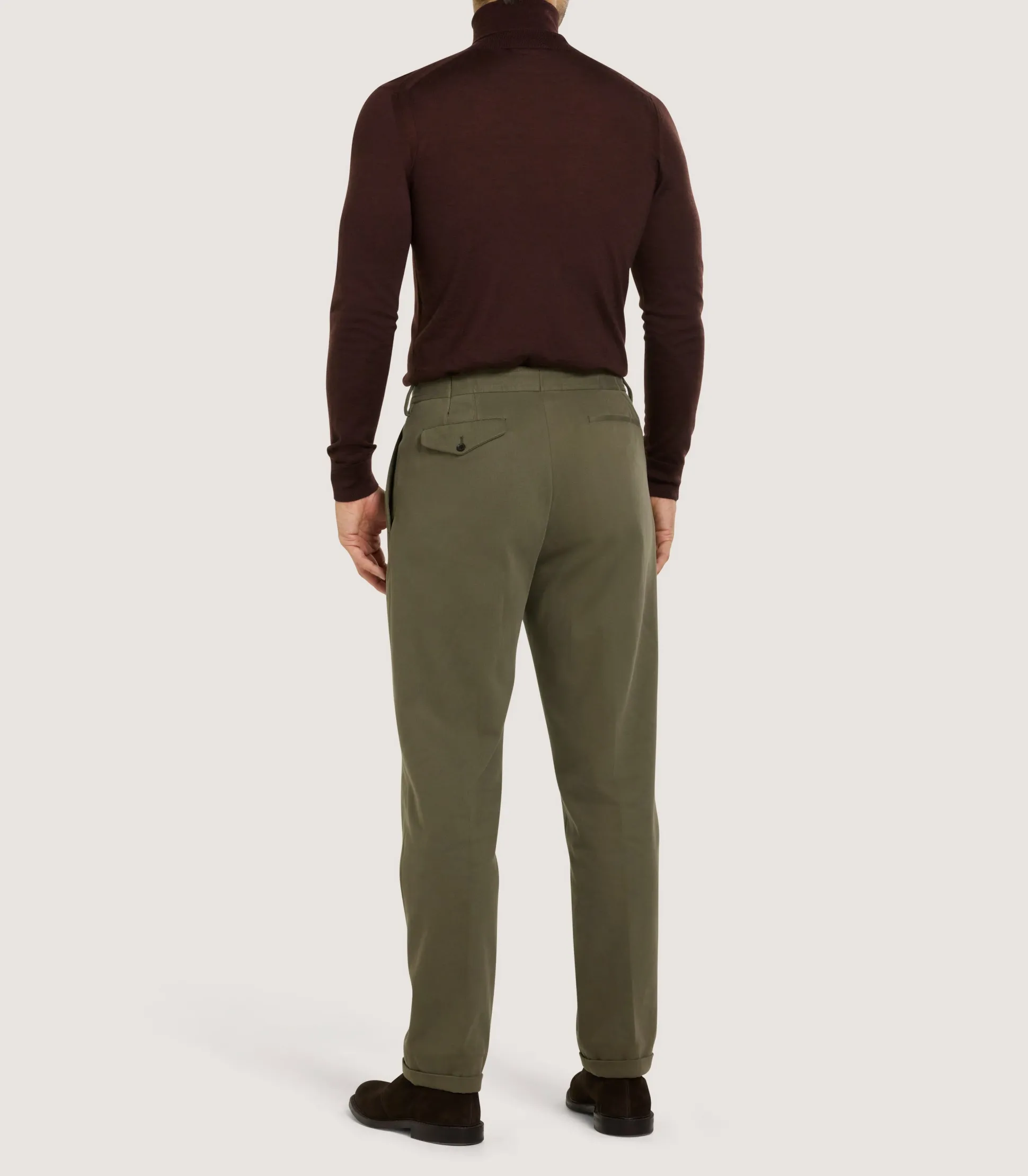 Men's Extra Fine Worsted Cashmere Seamless Turtleneck In Dark Umber