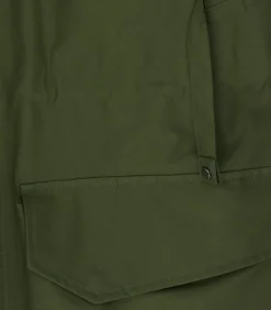 Unisex Technical Vatersay Sporting Cape In Rifle Green