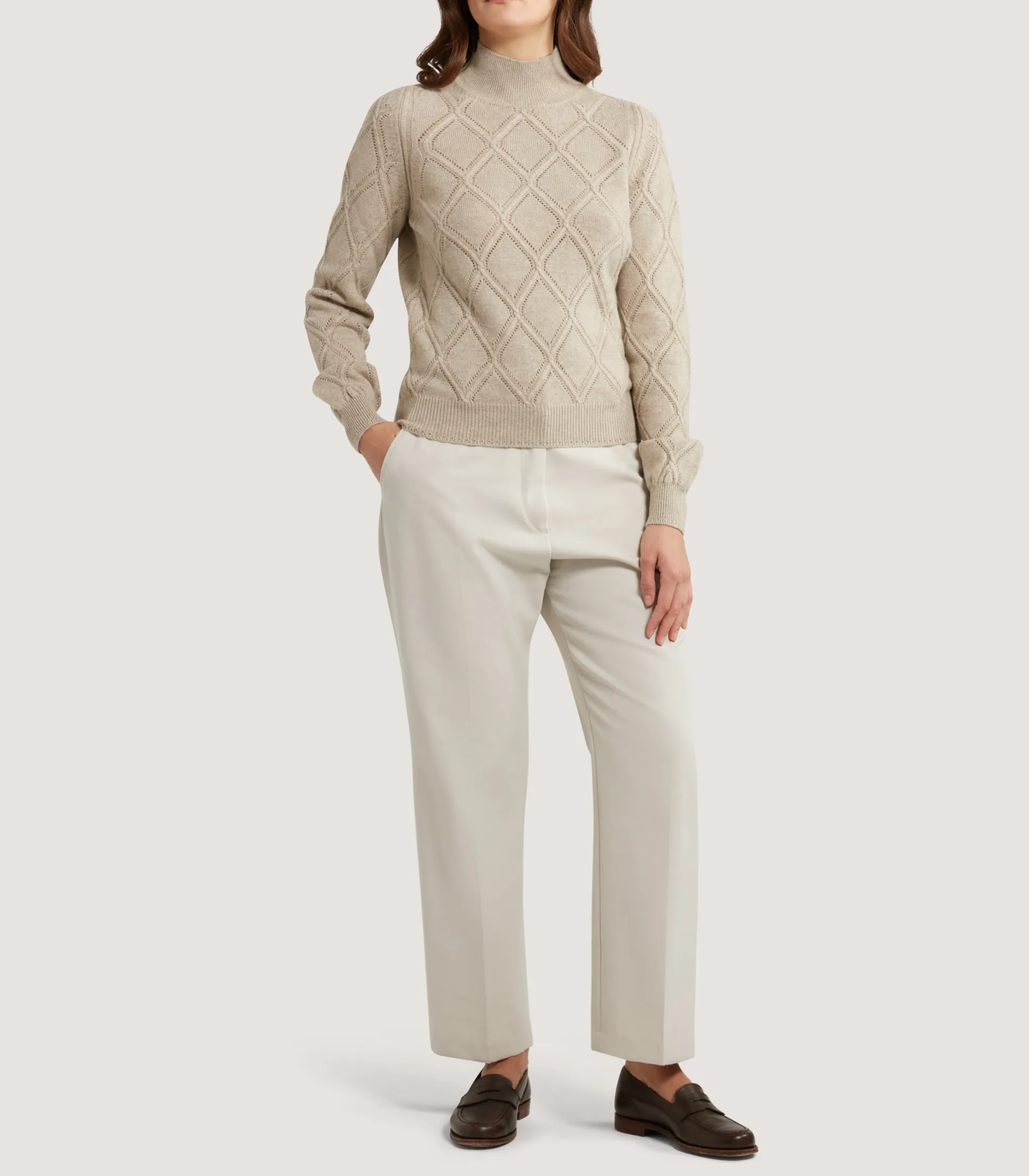 Women's Cashmere Cable Sweater in Oatmeal