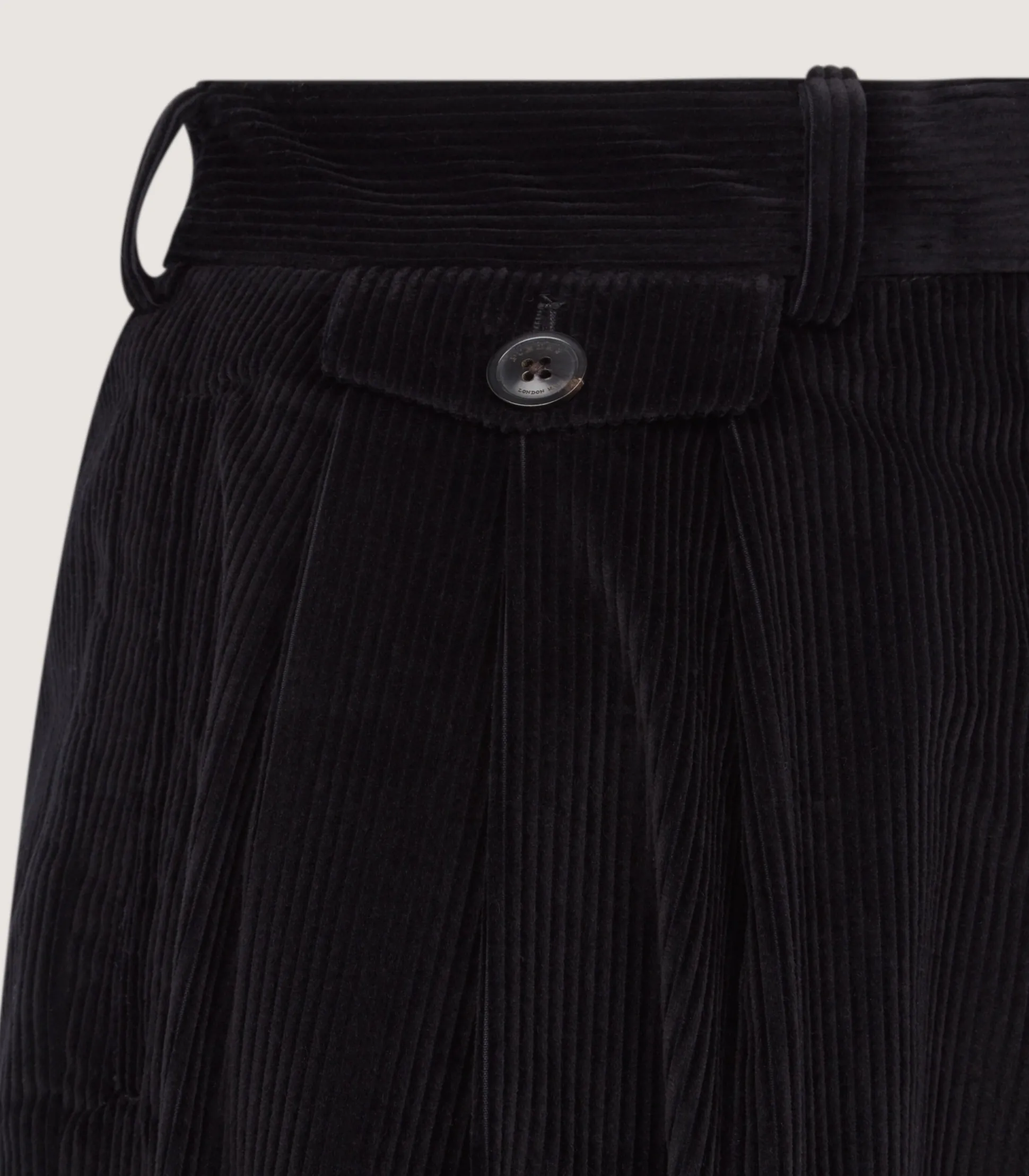 Women's Triple Pleat Trouser In Black