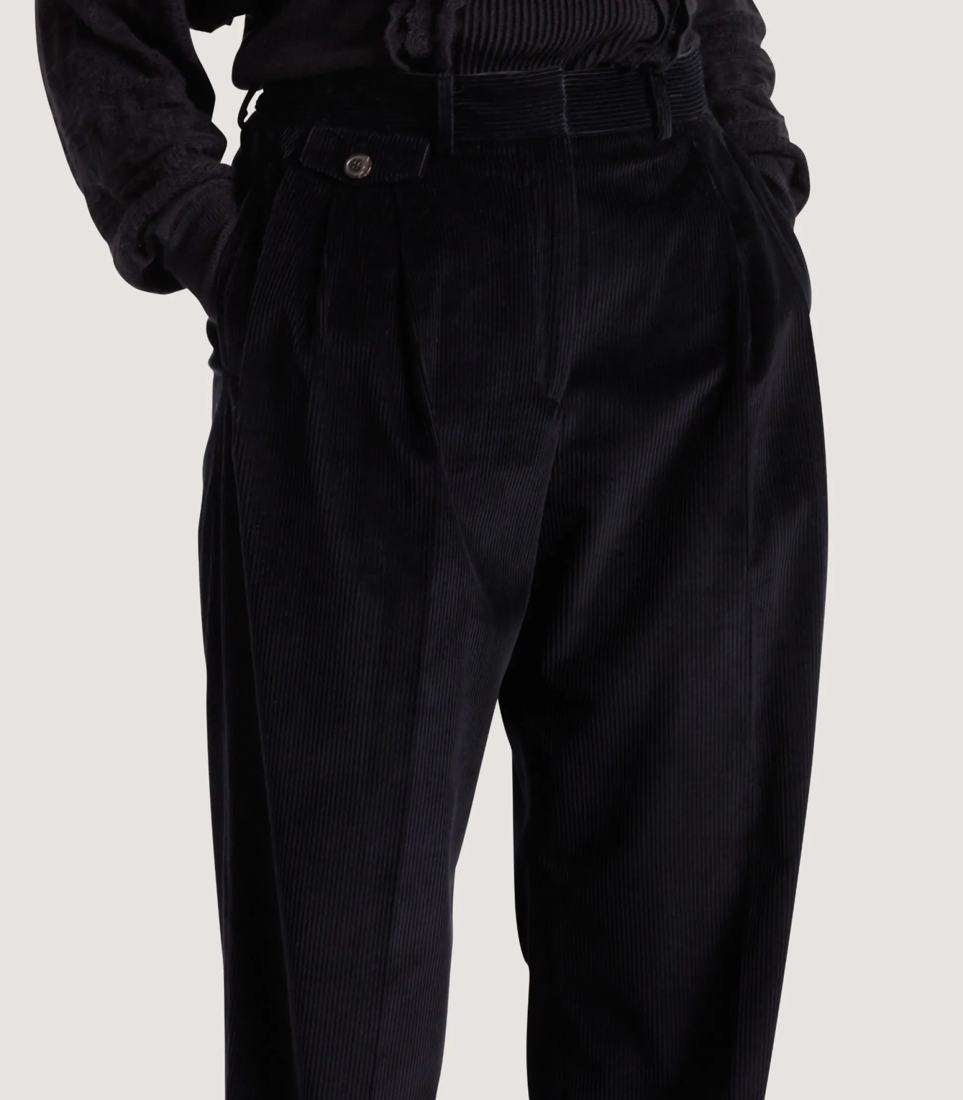 Women's Triple Pleat Trouser In Black